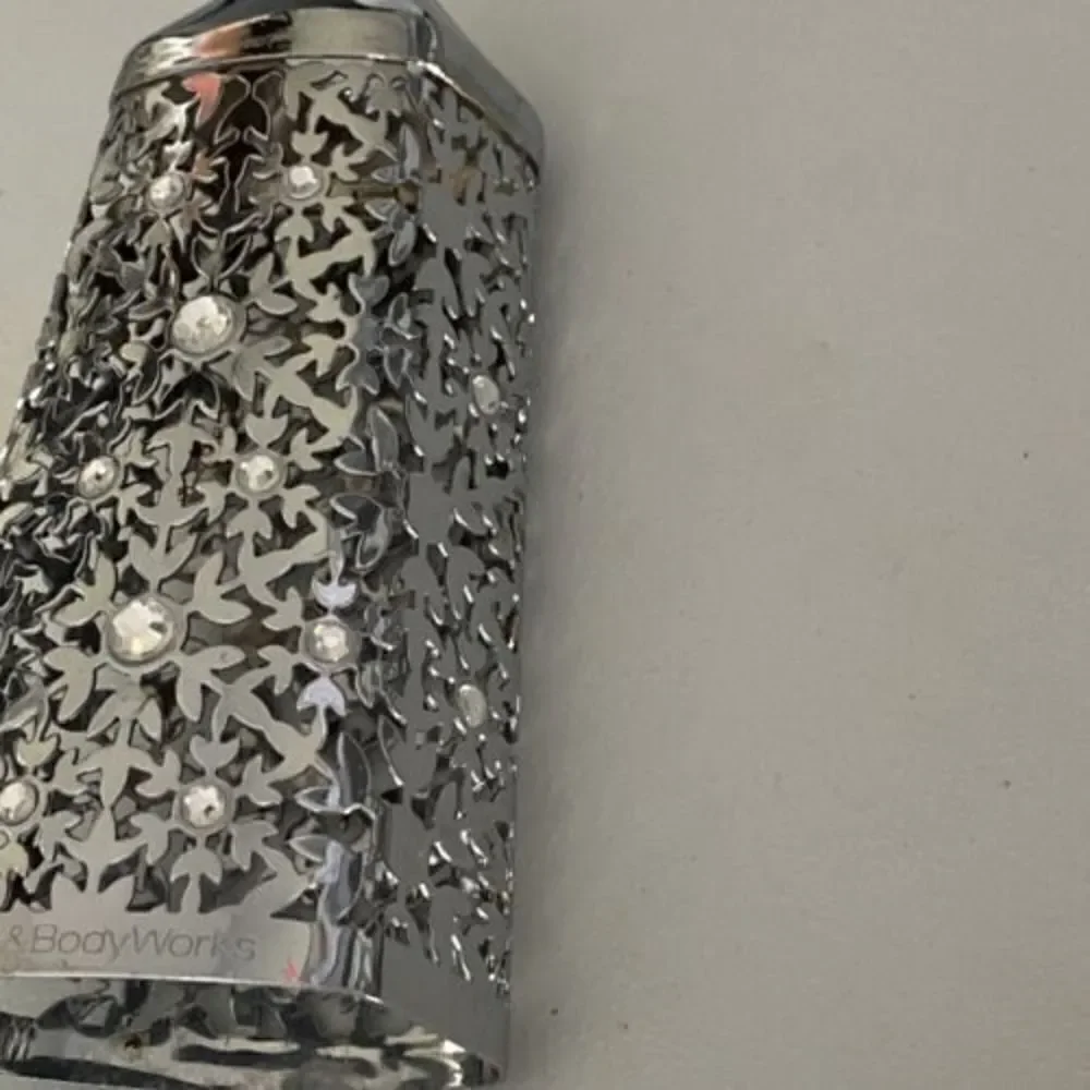 Bath & Body Works Soap Dispenser Holder Sleeve Snowflake Holiday Clear Gem Stone
